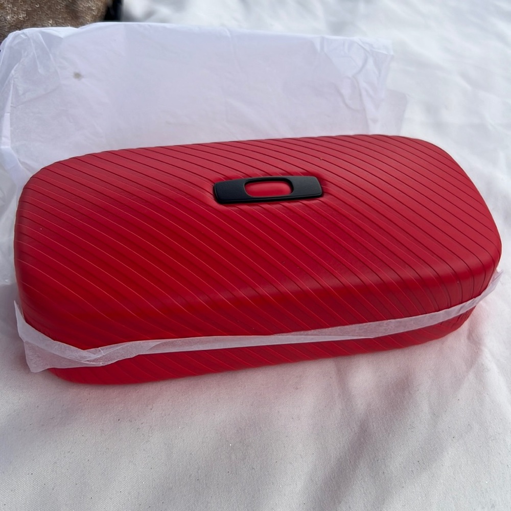 Oakley Square O Case